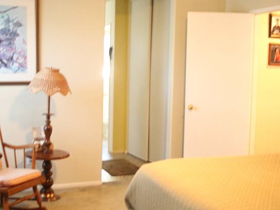4th image of 32613 Dahlia Ln