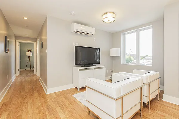 Rented by Bold New York | media 6