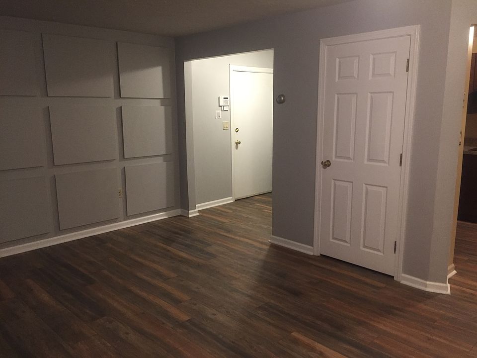 ENTRY AND COAT CLOSET