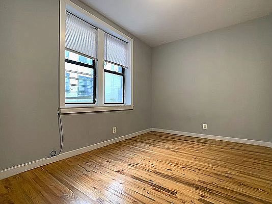 2nd image of 616 Academy St APT 3D