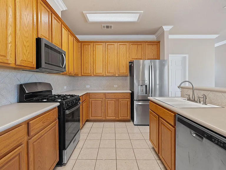 10808 Chippenhook Ct — Photo 15
