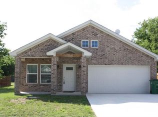 207 N Hubbard St, Alvord, TX 76225