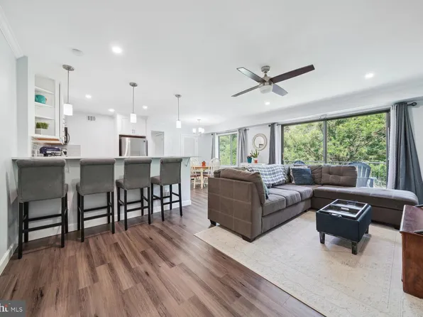 125 Driveway Clubhouse T, Leesburg, VA 20175