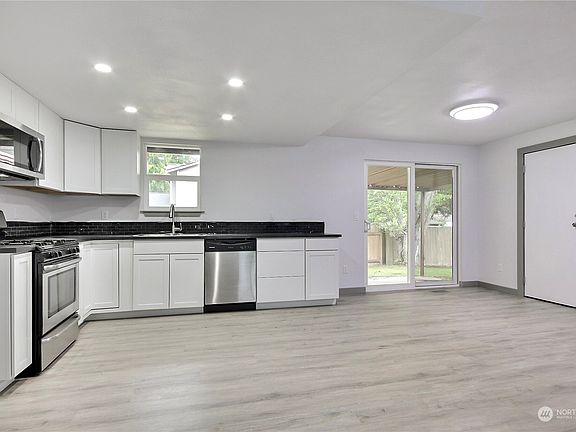 3rd image of 5702 18th Avenue SE