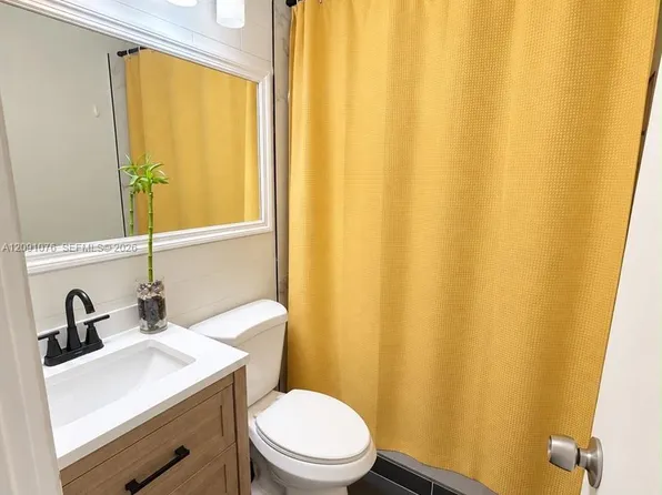 2331 McKinley St, Hollywood, FL 33020