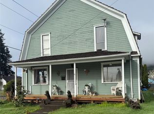 1102 Water St, Raymond, WA 98577