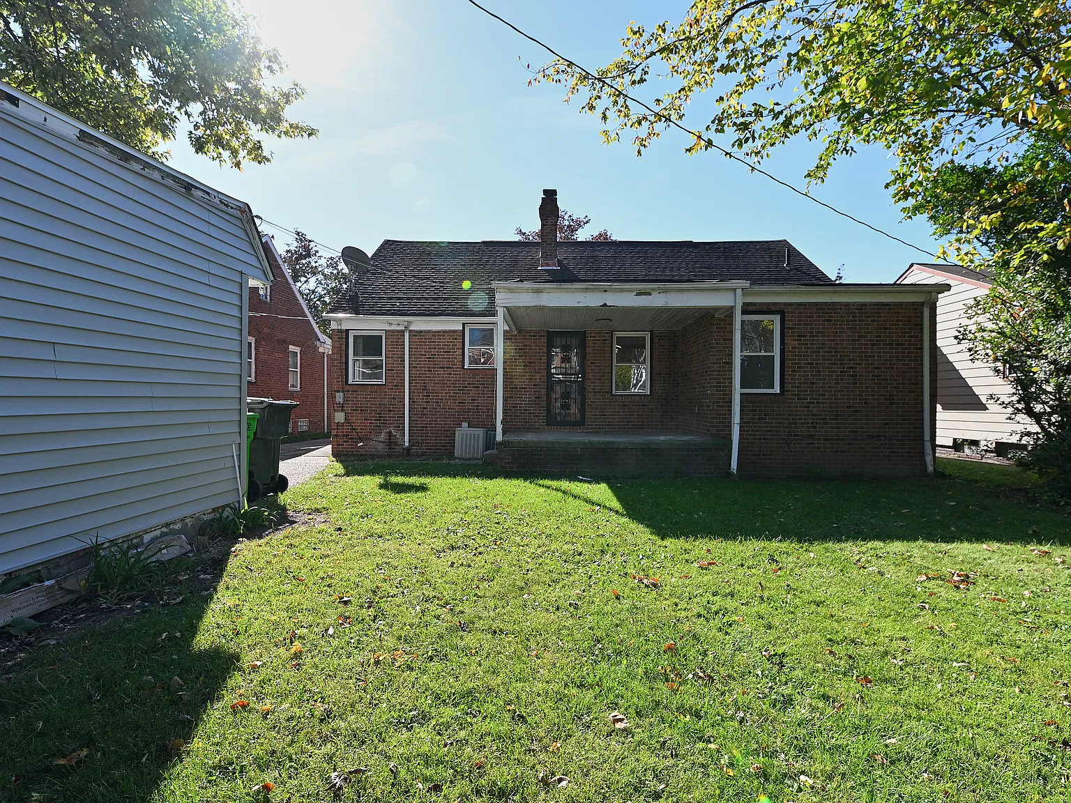 3 bed, 1192 sqft, $1,995 — Photo 2