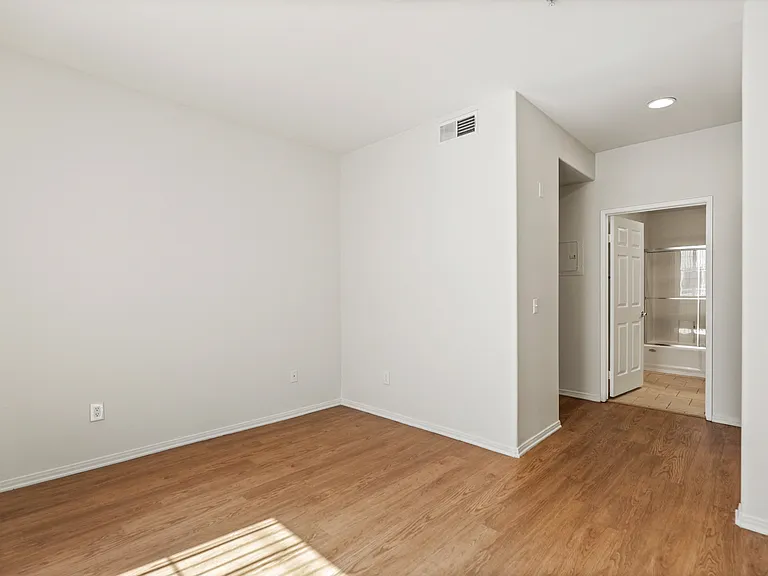 Bedroom with Closet and Bathroom