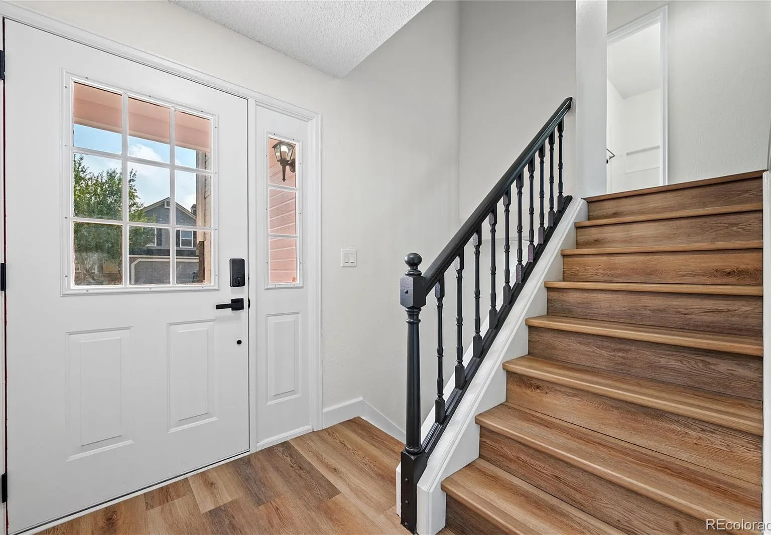 4 bed, 2.0 bath, 1821 sqft, $2,500 — Photo 3