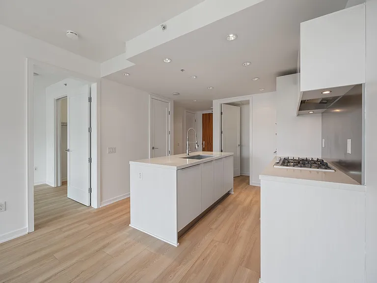 1661 Ontario St #611 — Photo 4