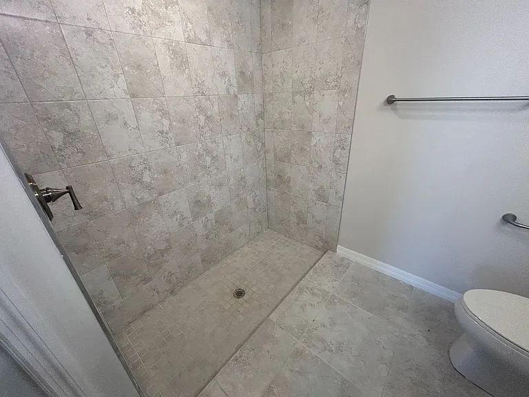 2804 NE 6th Ave — Photo 12