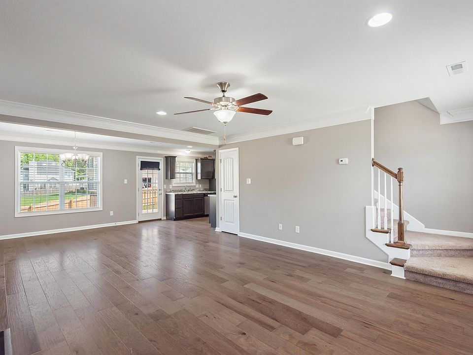 1st image of 6964 Holliday Park Ln
