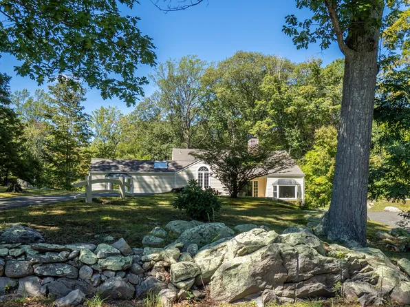 211 Old Branchville Road, Ridgefield, CT 06877