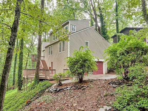 3rd image of 428 Riverlake Ct