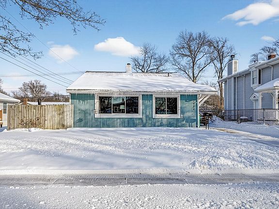 2nd image of 2424 Normandy Dr