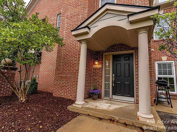 2nd image of 5693 Hampshire Ln