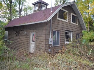 46 Pond Rd, New Hartford, CT 06057