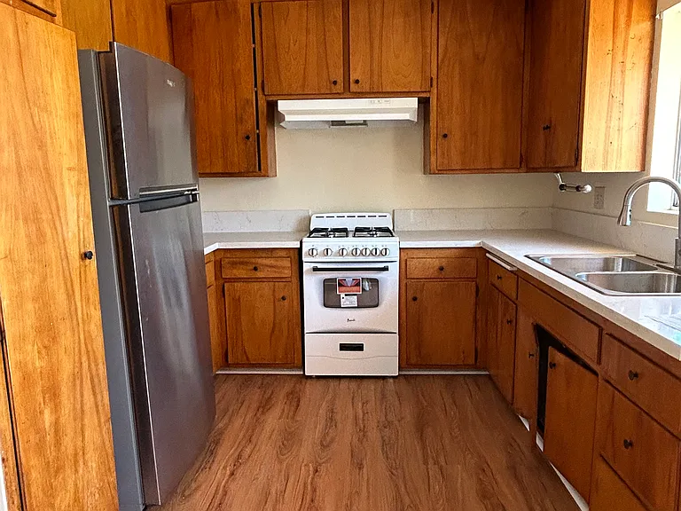 503 W 26th St #7 — Photo 7