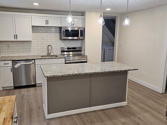 4th image of 2218 W 30th St
