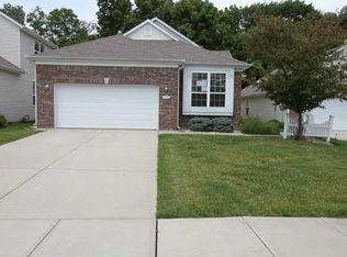 1018 Lincoln Park West Dr, Greenwood, IN 46142