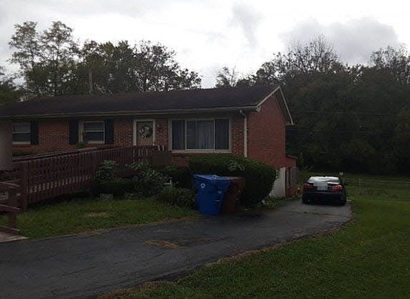 2nd image of 106 Spruce Ct