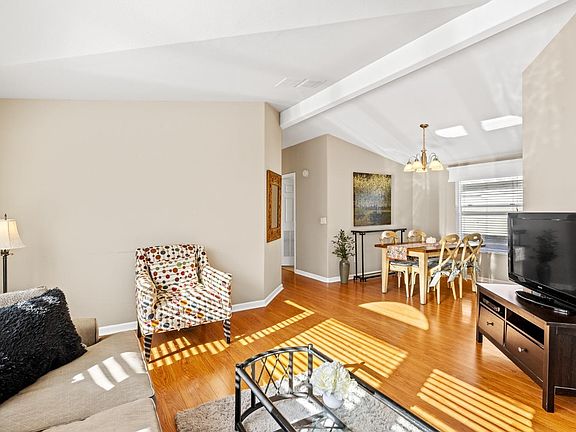 5th image of 154 Walnut Circle