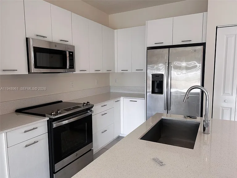 8001 NW 41st St #409 — Photo 3