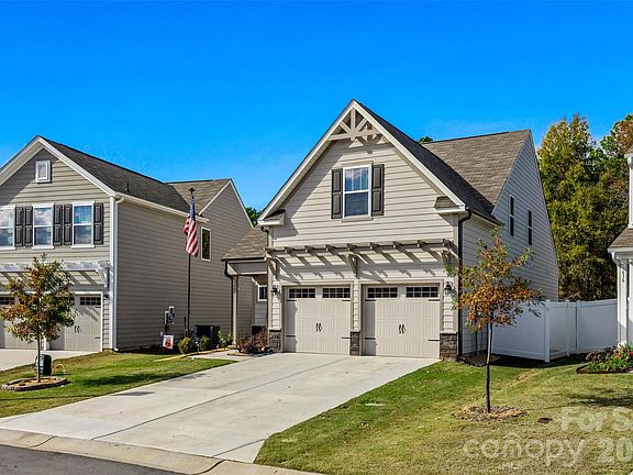 3rd image of 640 Candela Ct