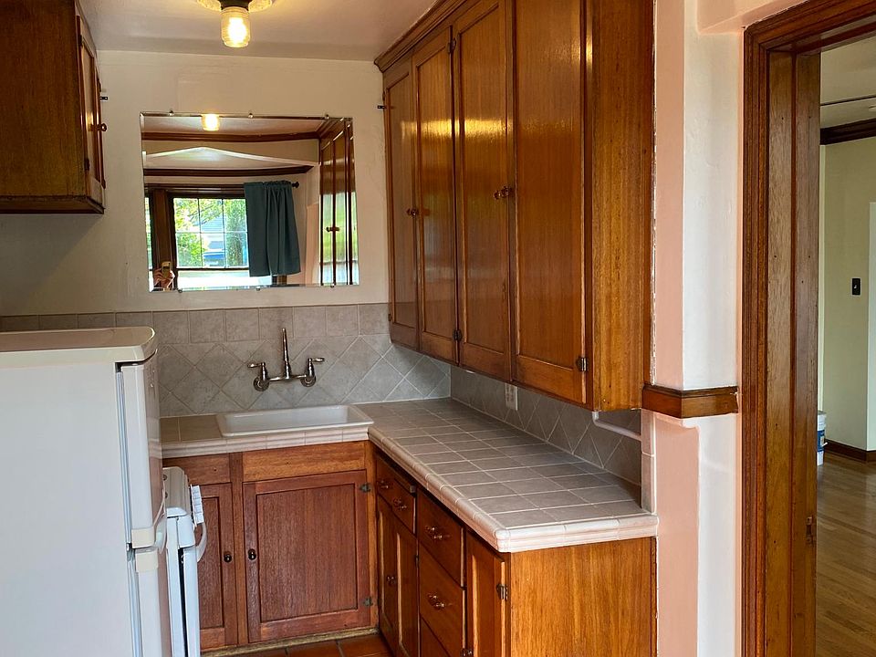 Apartment-sized fridge and stove
