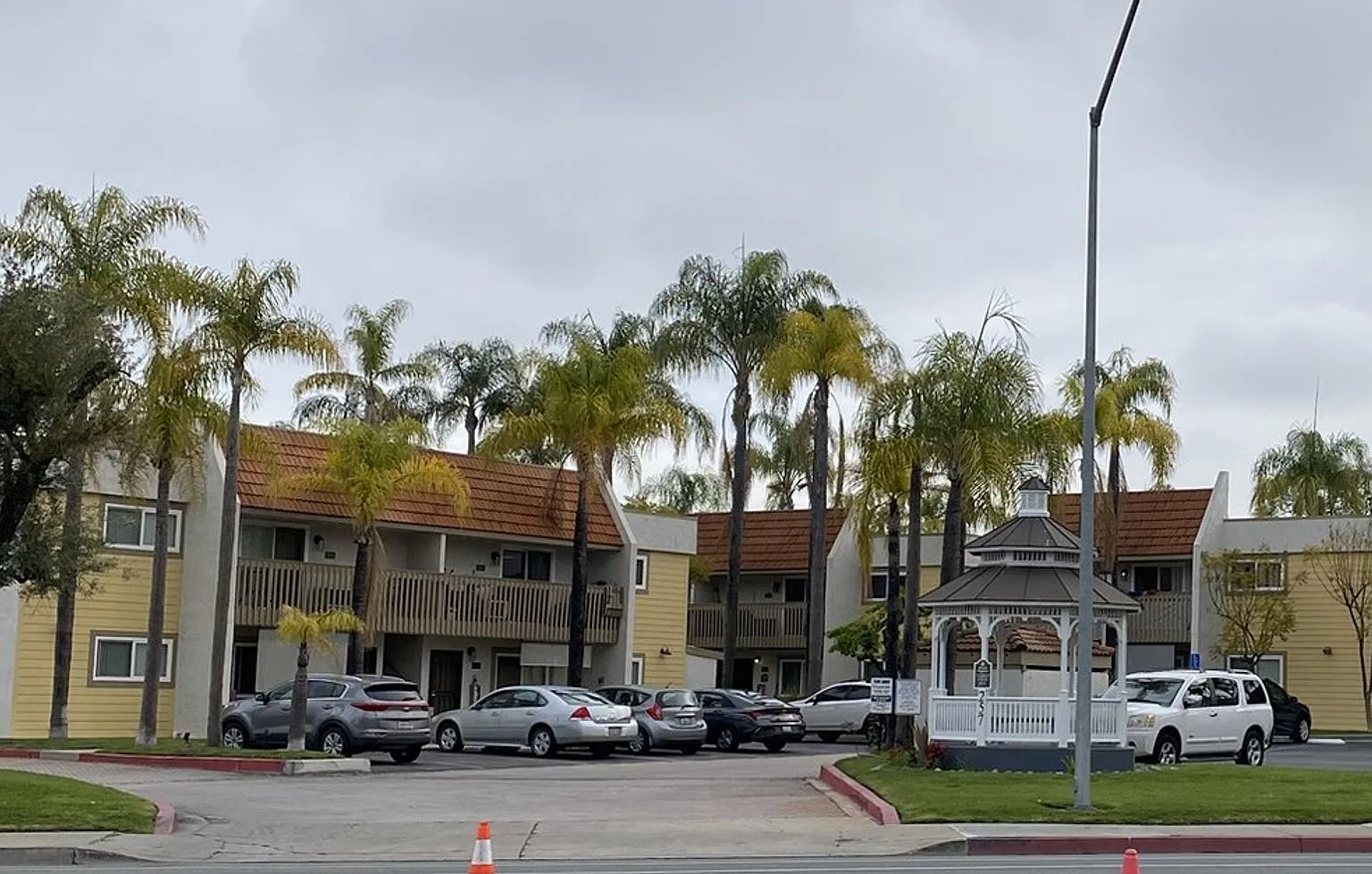 Spacious 2 bedroom, 1 bath Apartments Your New Home in the Heart of El Cajon — Photo 2