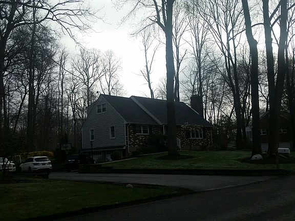 2nd image of 7 Kevin Dr