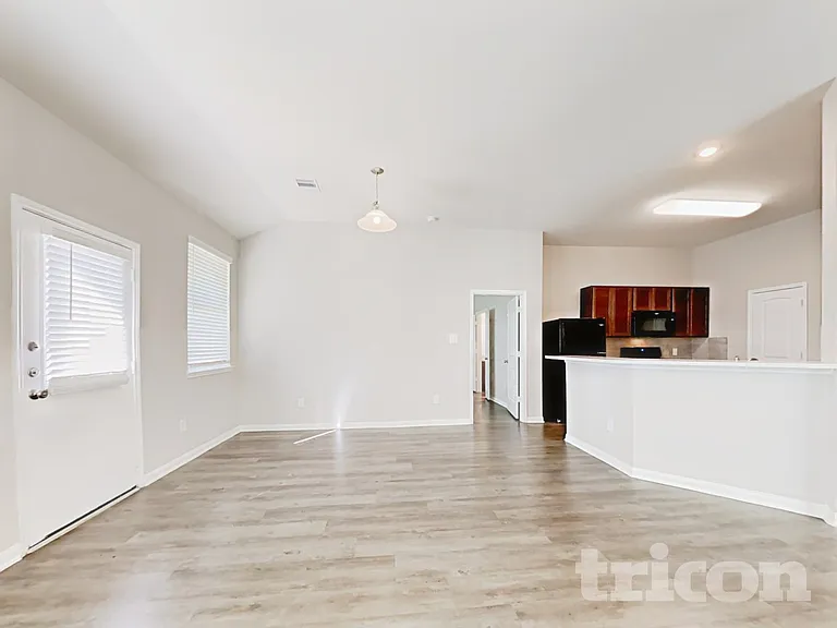 3606 Karissa Rd — Photo 4