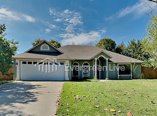 3031 N Apatite Dr, Fayetteville, AR 72704