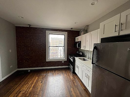 2nd image of 2320 Grand Ave APT 1A