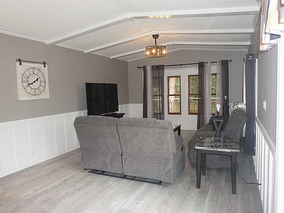 2nd image of 14 Lakeview Ter