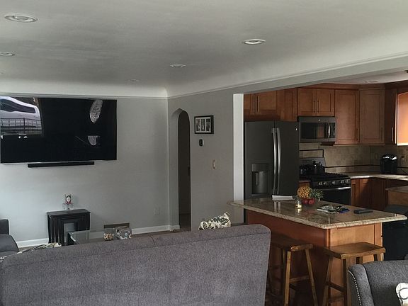 4th image of 420 N Melborn St