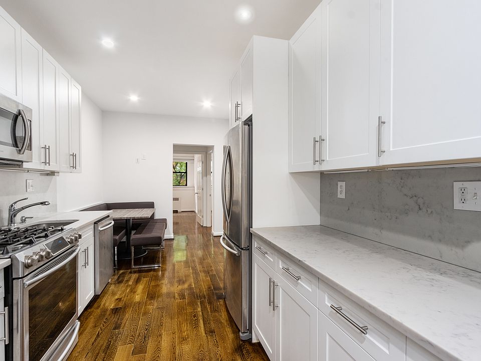1st image of 160 E 74th St #2