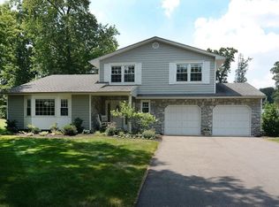 8 Snowdrift Dr, Piscataway, NJ 08854