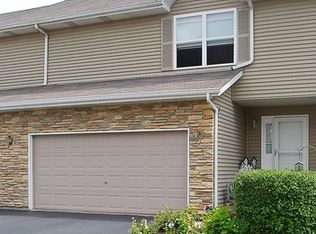 1170 Rose Dr, Sycamore, IL 60178