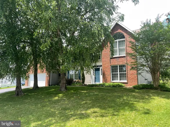 3389 Overview Dr, York, PA 17406