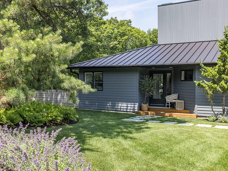 15 Margaret Dr — Photo 32