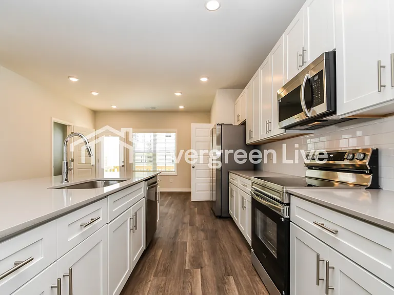 1018 Postmaster Ln — Photo 3