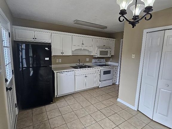 4th image of 440 Flowing Creek Drive