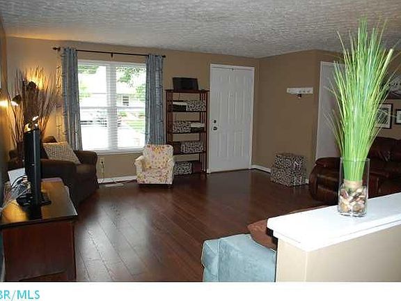 5th image of 703 Cherryhurst Dr
