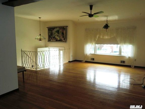 5th image of 33 Fairdale Dr
