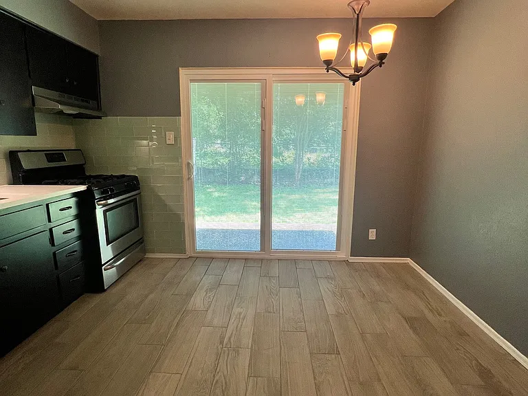 1114 Desirable Dr — Photo 15