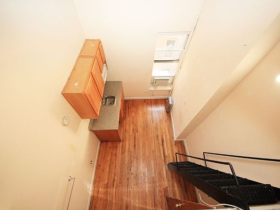 2nd image of 310 W 20th St APT D4