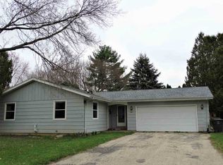 462 Hyland Dr, Stoughton, WI 53589