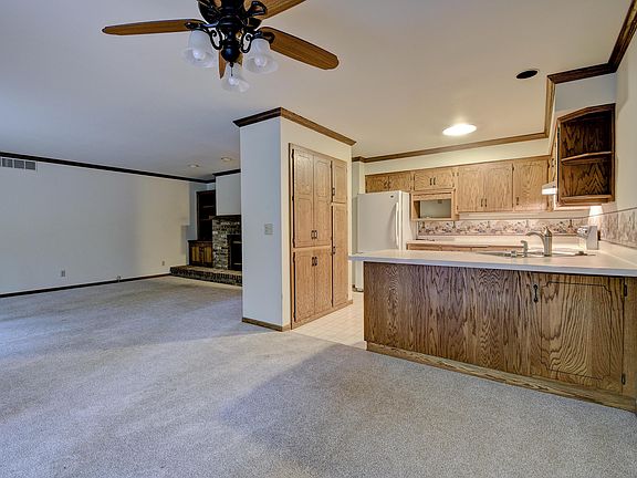 5th image of 1920 Hilltop Dr