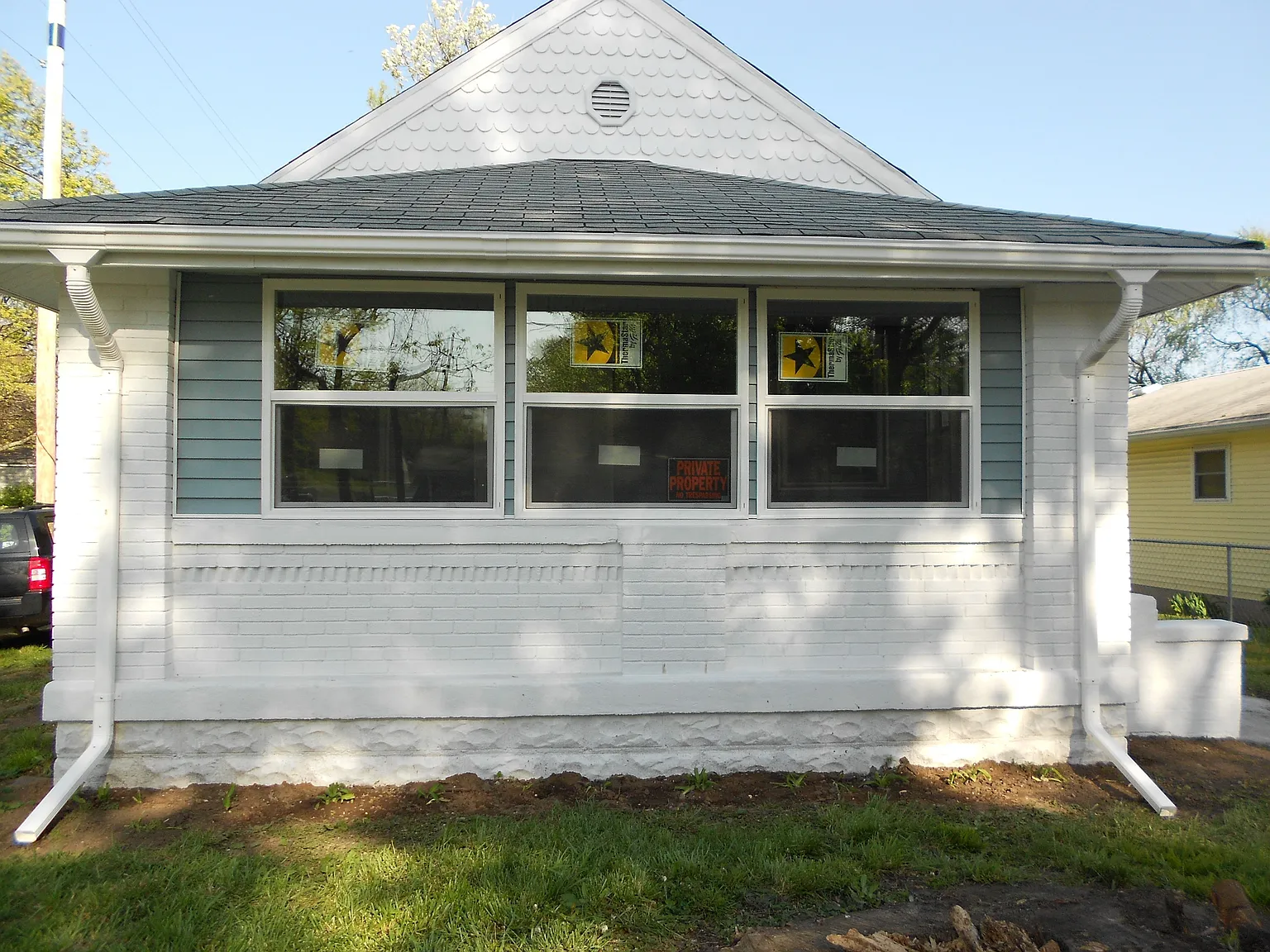 1061 N Elder Ave photo 1